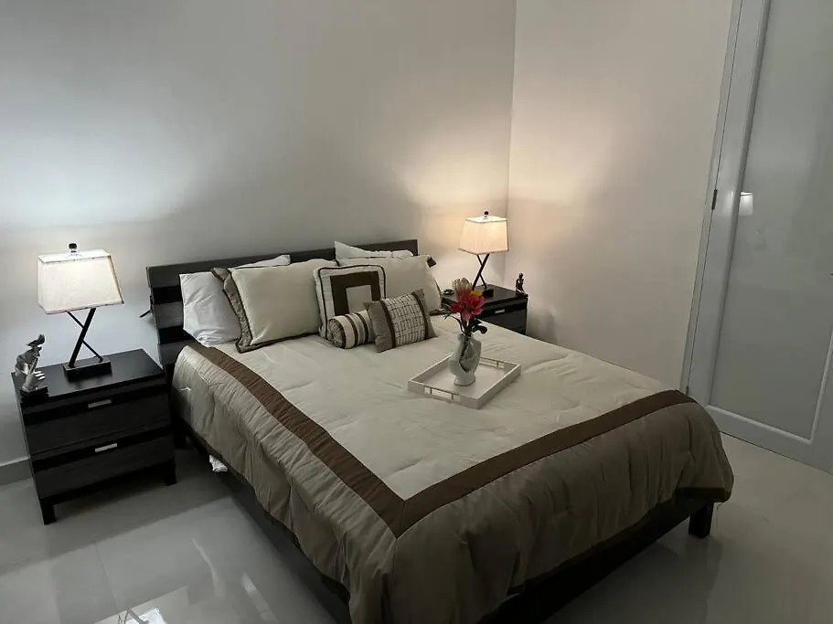 Casa Mi Luz Ilumina Tu Estancia Con Elegancia Y Confort En San Juan Nyaraló